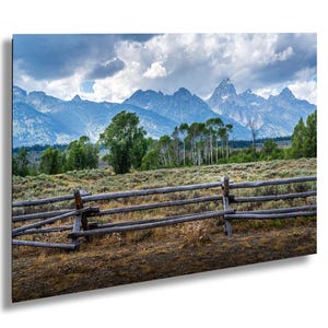 Grand Teton National Park Druck, rustikale Zaunlandschaft, Wyoming Bergkunst, Naturfotografie, westliche Dekoration, Teton Kette Wandkunst.