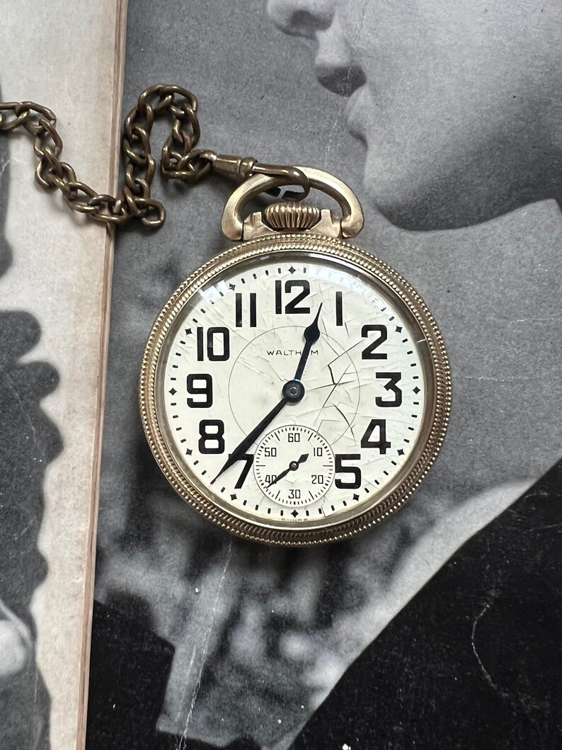 Montre Vintage Waltham 10K Remplie D'or - Mécanique à Remontage Manuel, Boîte Carrée, Occasion Avec Défauts