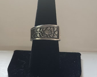 Flower spoon ring