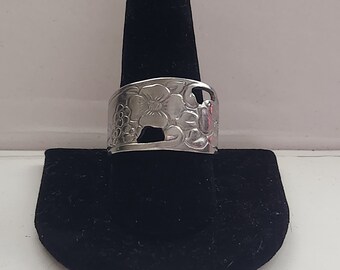 Anillo de cuchara con agujero abierto