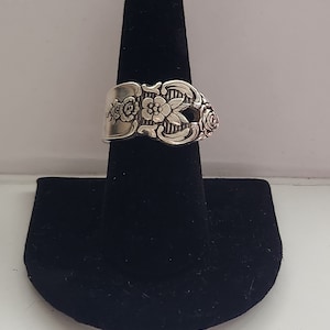1951 &quot;Distinction Salad Fork Spoon Ring