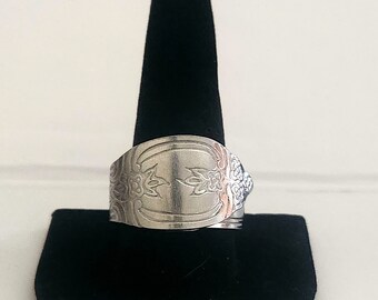 Soft Detail Spoon Ring