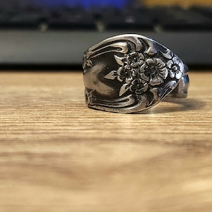 Schwarzer Löffel Ring