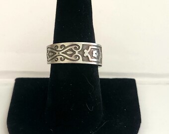 Detail design ring