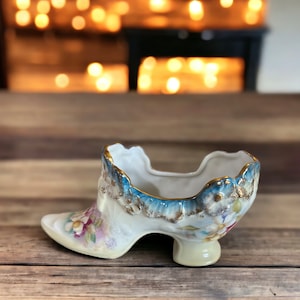 Victorian/Edwardian porcelain shoe