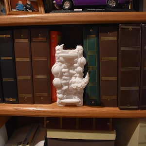 Mimic Book Nook - Fantasy Book Shelf Decor - Book Lovers Gift - Horror Bookend - DND Accessories - Dungeons and Dragons - House Decor - Home