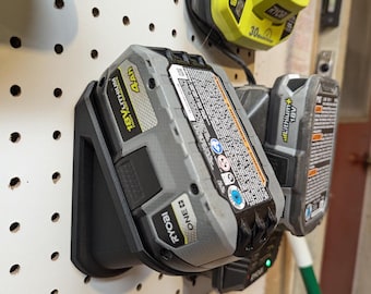 3D-utskriven batterihållare - Peg Board-fästen för Ryobi, Milwaukee, Dewalt