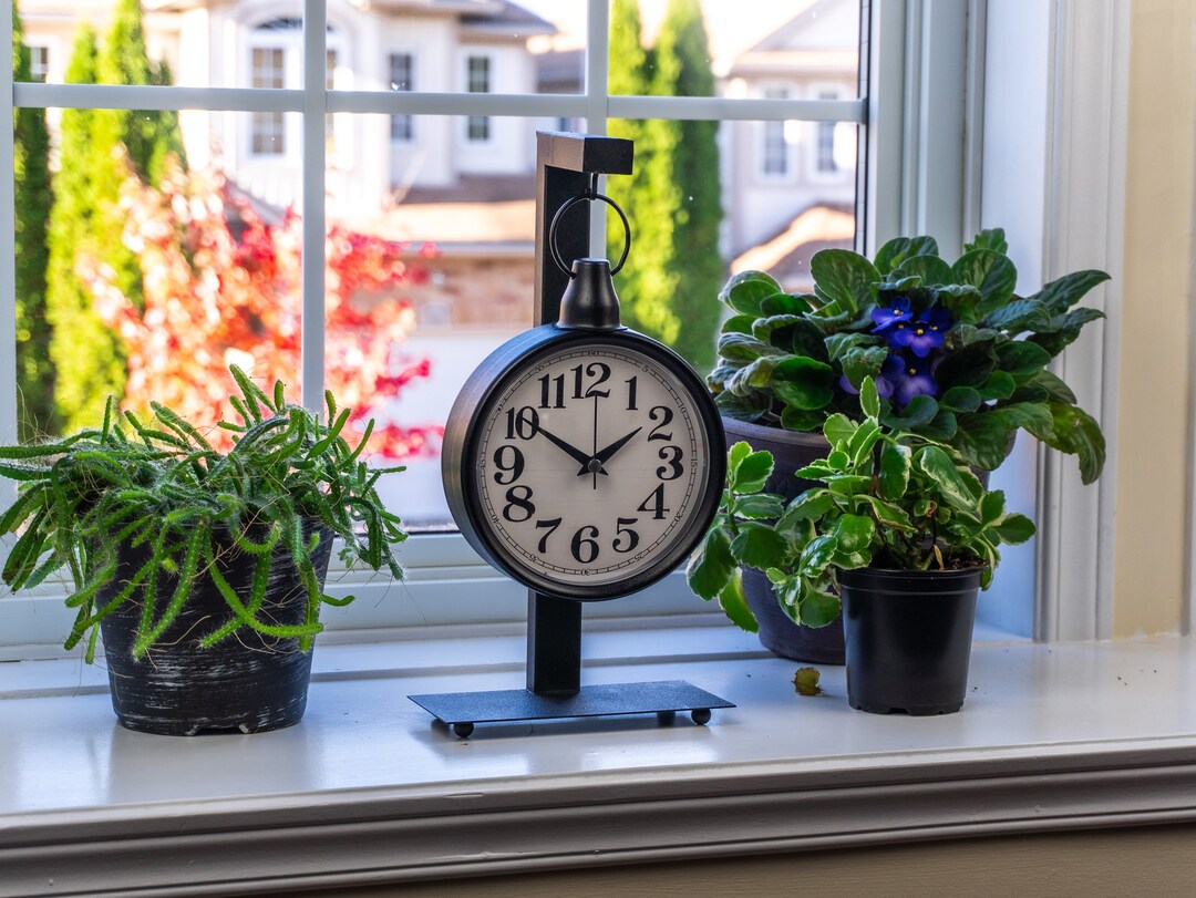 Black Desk Clock, Table Clock, Classic Small Round Clock, Silent Light