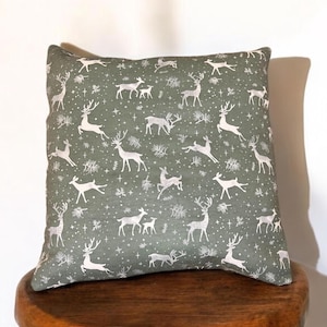 Winter Deer Pillow Cover, Green Reindeer Cushion Case, Holiday Forest Throw Pillow, Cozy Winter Decor, Cotton Snuggle Fabric