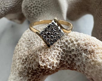 Vintage 9K London Essay Hallmark 375 DS&Co 1988 0,08 TCW diamanten ring