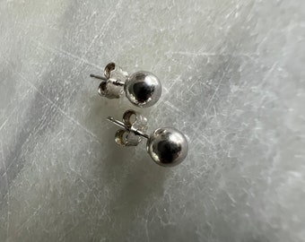 Vintage 14K White Gold Sphere Stud Earrings