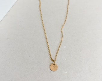 Collar de moneda de corazón, collar de corazón delicado, collar de corazón minimalista, collar de corazón de oro, collar de corazón de plata, joyería de corazón, para ella