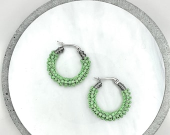 Ohrringe Creolen aus Glas Perlen in Pastel mint grün auf silberfarbenen Edelstahlohrring, Jewerelly, Schmuck, summer, Sonne CIRCLEMINT