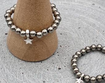 Ring Edelstahl in silberfarben mit kleinem Stern Anhänger  - 3 mm Kugeln Elastisch und flexibel - Anti stress - SMALLSTAR