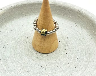 Ring Edelstahl in silberfarben mit Halbedelstein Jaspis Dalmatin groß und 3 mm Kugeln Elastisch und flexibel - Anti stress - DALMATINDOMINO