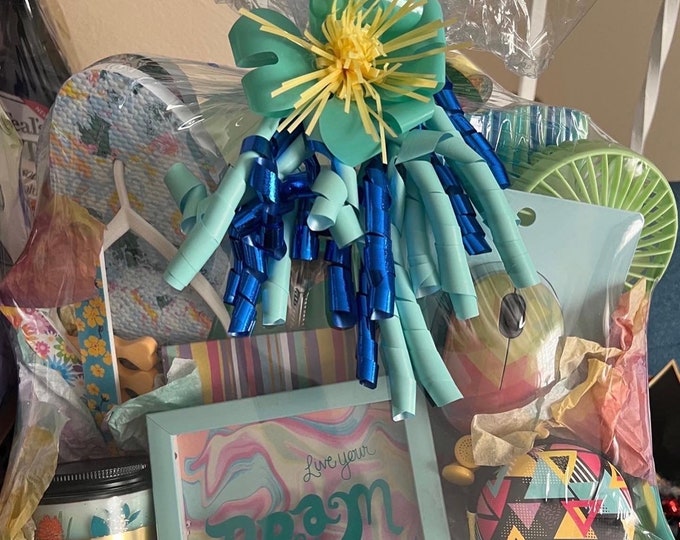 Mint Dreams Gift Basket (Square)