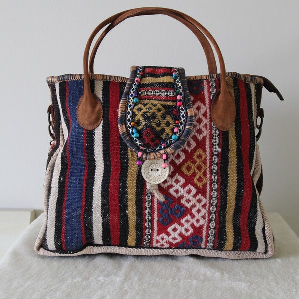 Handmade Rug Turkish Bag, Woven Carpet Rug Women Bag, Ethnic Beaded Bag, Gift authentic kilim bag, Kilim boho style bag, Kilim bag