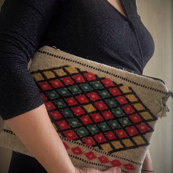Zigzag pattern loom woven wool clutch, Ethnic pattern handbag, Unique rug clutch bags, Woven wool cluct, Gift women bags, Gift Handbag