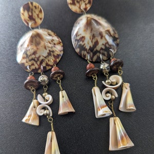 80s Shell Dangling Earrings Pierced