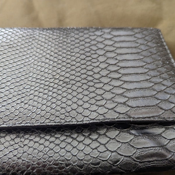 90s Silver Metallic Textured Clutch Neiman Marcus