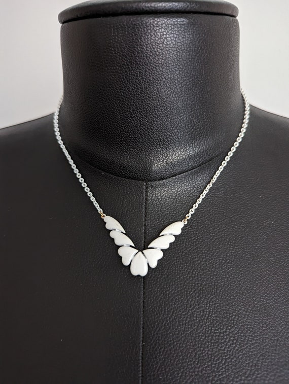 60s Trifari White Hearts Necklace