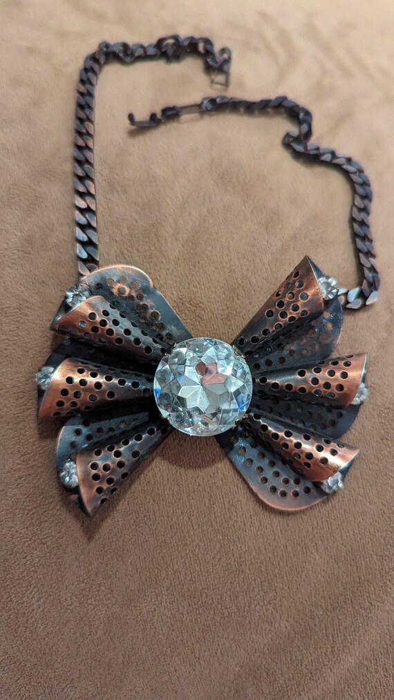 80s Bow with rhinestone choker necklace - image 4