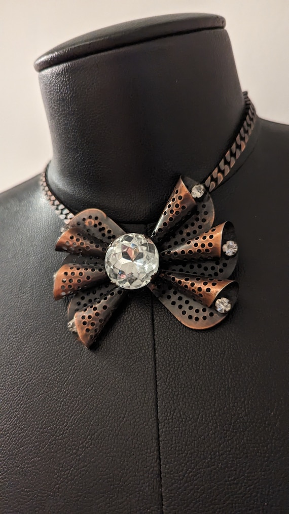 80s Bow with rhinestone choker necklace - image 6