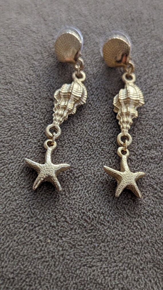 Vintage Gold Seashells Dangle Earrings