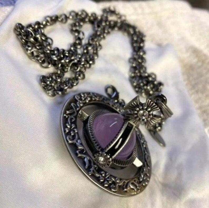 Collier de style Vivienne Westwood briquet dorbe nana Etsy France