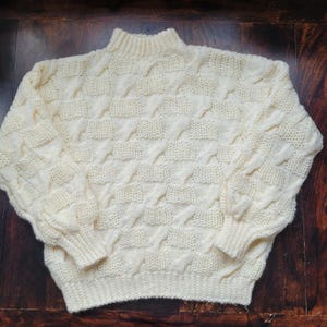 Vintage Textured Hand-Knitted Sweater Size M/L