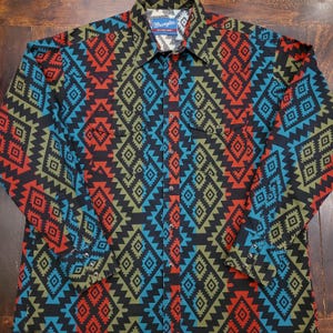 Vintage 80&#39;s 90&#39;s Wrangler Aztec Western Shirt XL Pearl Snap
