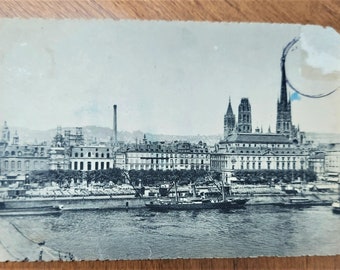 Postcard - Rouen : Quai de la Bourse, le Théâtre des Arts et la Cathédrale 1945