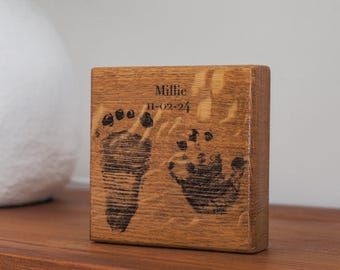 Personalisierter Hand / Fußabdruck: Eichen-Andenken mit individueller Gravur