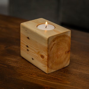 Reclaimed Pallet Wood Tea Light Holder: Rustic Farmhouse Decor