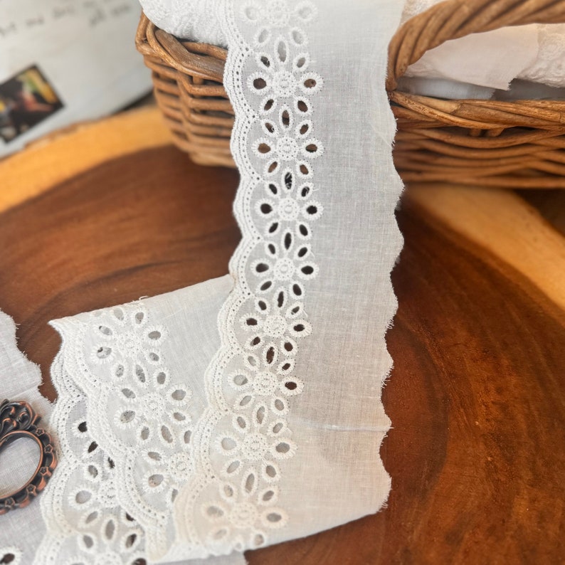 Cotton Eyelet Lace Trim
Embroidered Lace
Hollowed-out Floral
Vintage Lace
Scalloped Ribbon
Crochet Trim
Wedding Dress Lace
Off White Lace