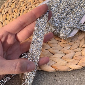 Strass kralen diamantversiering opstrijkbare riem sjerp appliqué kristal edelsteen lint, zilveren lijmstenen decoratie bling glitter sticker 0,78"(2 cm)