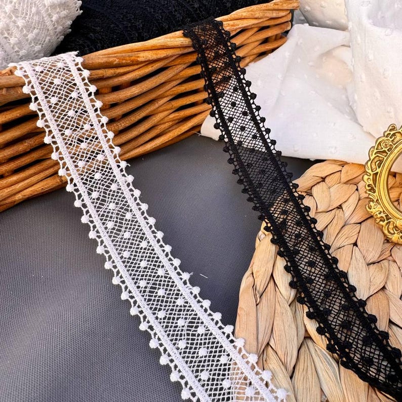 Boho lace trim
Floral guipure lace
Heirloom lace ribbon
Lace for sewing projects