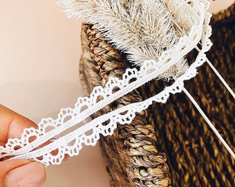 Crochet Cotton Lace Trim: Ivory Scalloped Venice Edging, 1cm Wide, By The Yard