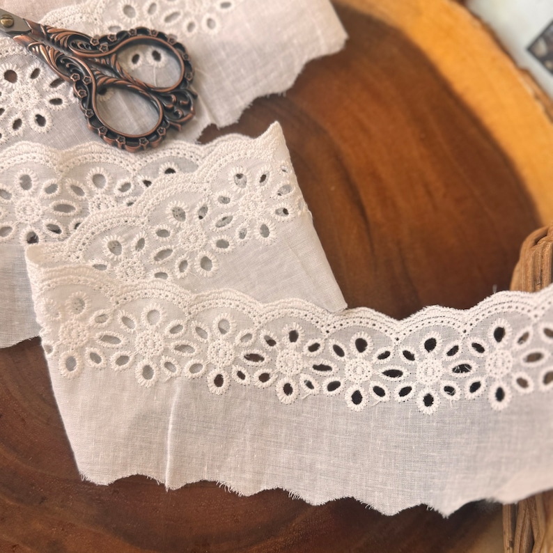 Cotton Eyelet Lace Trim
Embroidered Lace
Hollowed-out Floral
Vintage Lace
Scalloped Ribbon
Crochet Trim
Wedding Dress Lace
Off White Lace