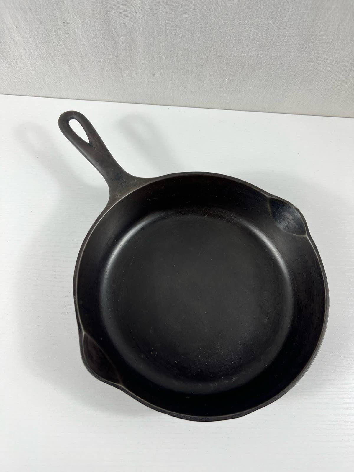 Vintage Wagner Ware #6 Cast Iron Skillet 1056 – The Forge at Pleasant  Valley Farm