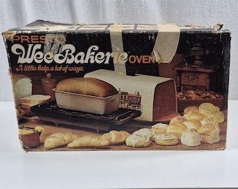 Vintage Presto Wee Bakerie Oven Electric Countertop w/ Pan, works