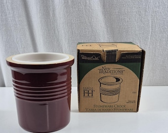 Pampered Chef Stoneware Crock, Cranberry, #1331 New in box.