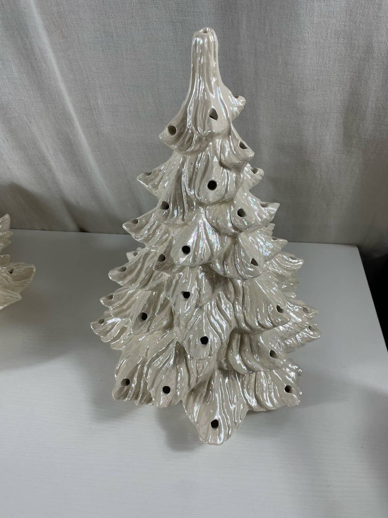 1988 Nowell's Mold White Ceramic Christmas Tree 19 With Midsections No