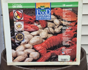 New Granite Ware 19-quart enamel-on-steel seafood steamer pot, designed for cooking clams, lobsters, and mussels.