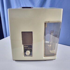 Vintage Oster juicer extractor 323-06A Beige