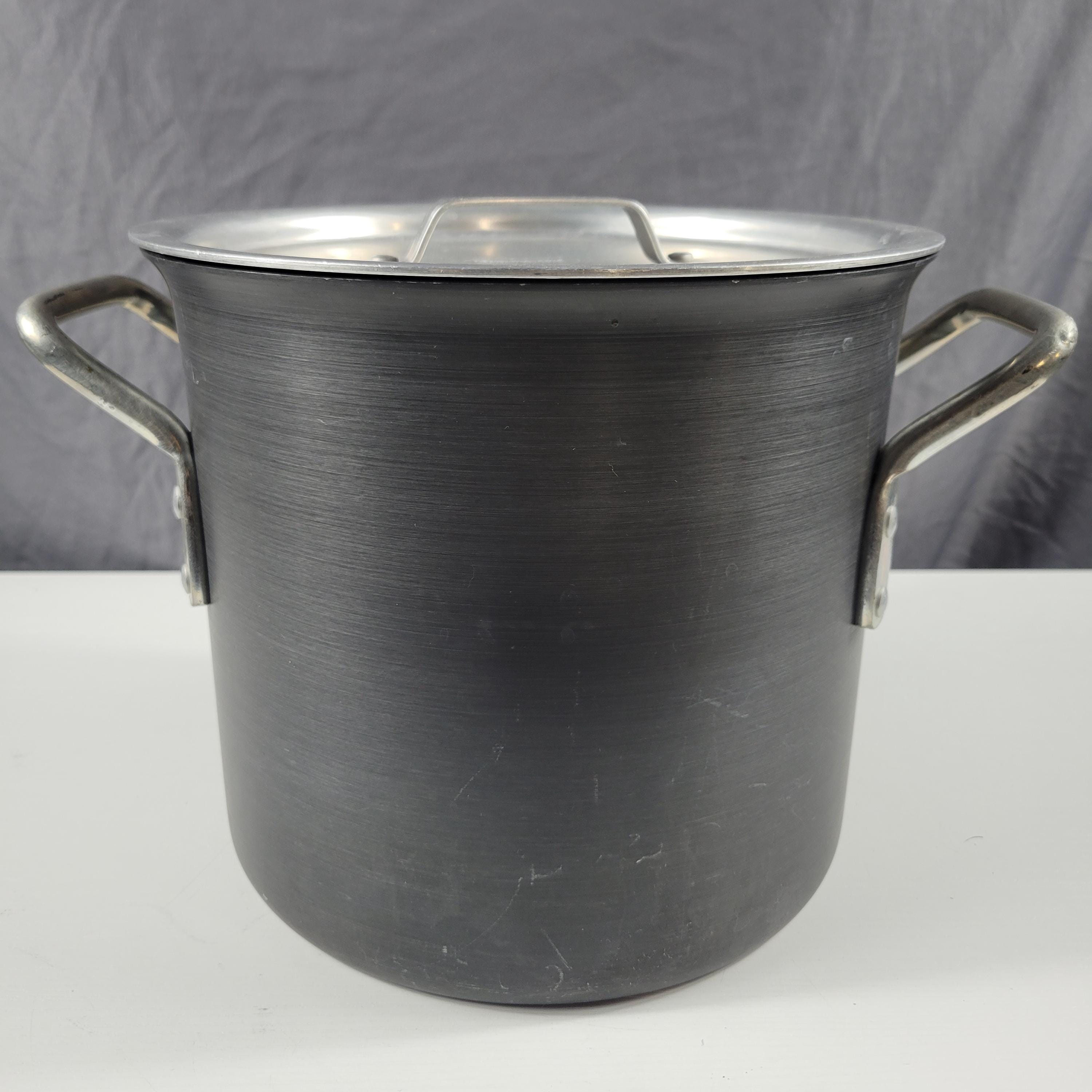 カルファロン Calphalon Commercial 鍋＆蓋3点セット 希少品 カルファロン Calphalon Commercial 鍋＆蓋3点セット 希少品 2025年