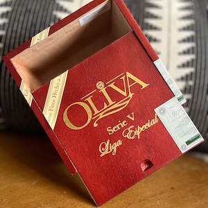 Empty cigar box 6x6x4