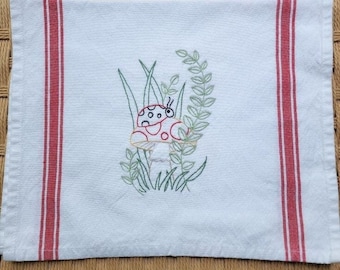 Serie Mariquita, Paños de cocina a rayas rojas