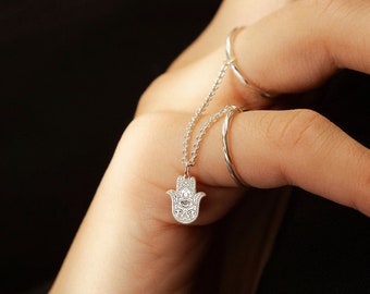 Dainty Diamond-Cut Stacking Rings With Chain and Hamsa Charm