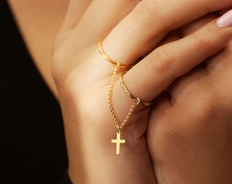 Dainty Diamond-Cut Stacking Rings With Chain and Cross Charm